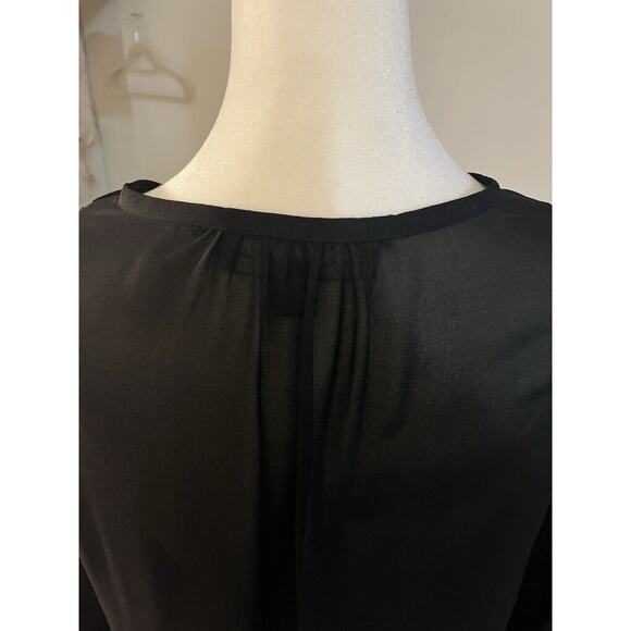 Elizabeth And James Silk Blouse Pearly Cuff Detail Black Size Medium - Picture 12 of 16